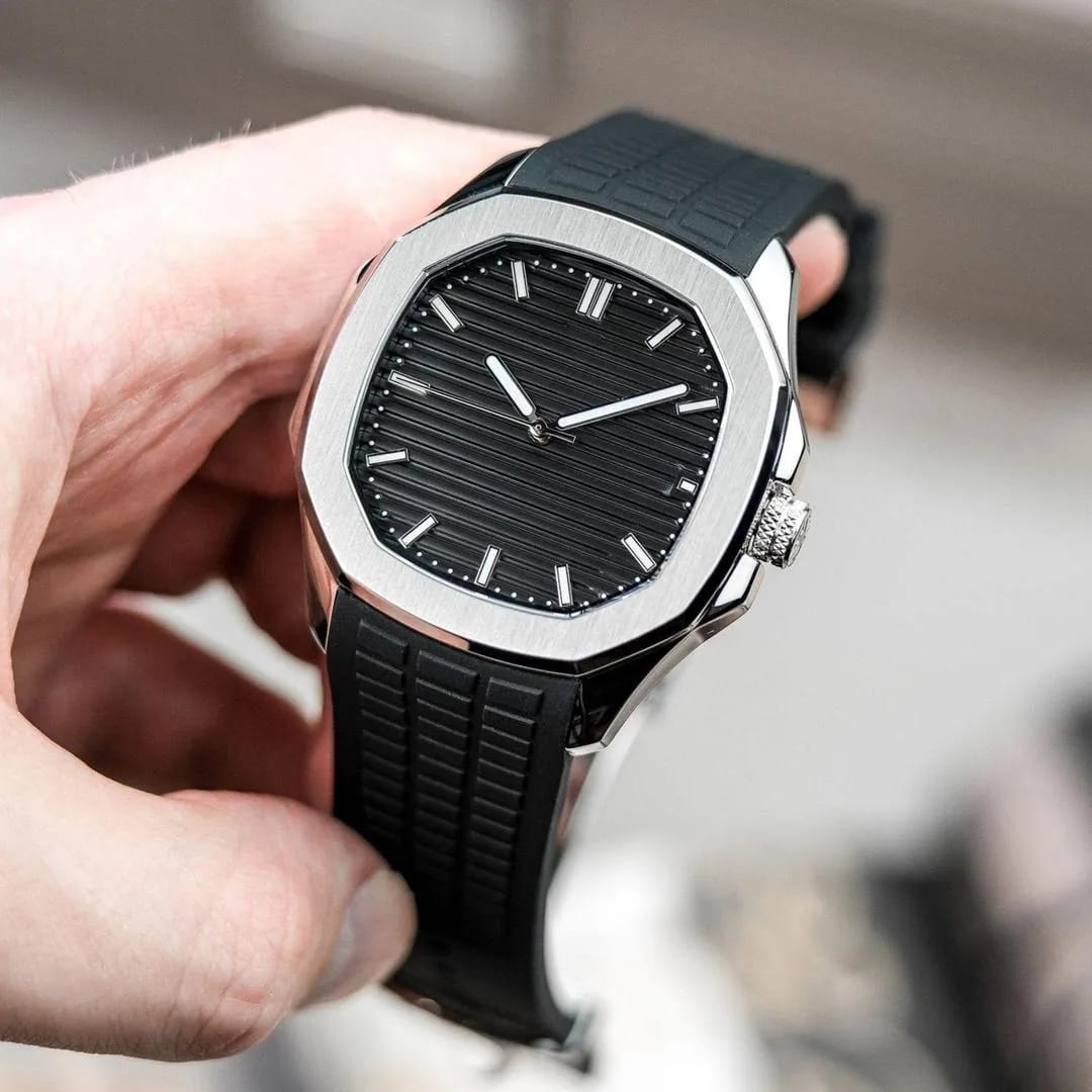 Men,s Movement; Quartz, water Resistant watch