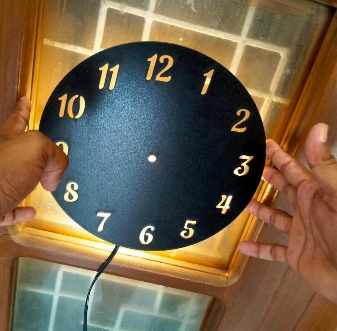 Heart wooden wall clock with perimum light